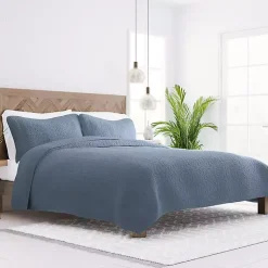 Kirklands Home Floral Stitch 3-pc. Queen Quilt Set Blue Hot