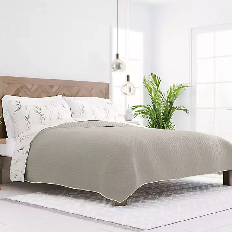 Kirklands Home Watercolor Leaves Reversible 3-pc. King Quilt Set New